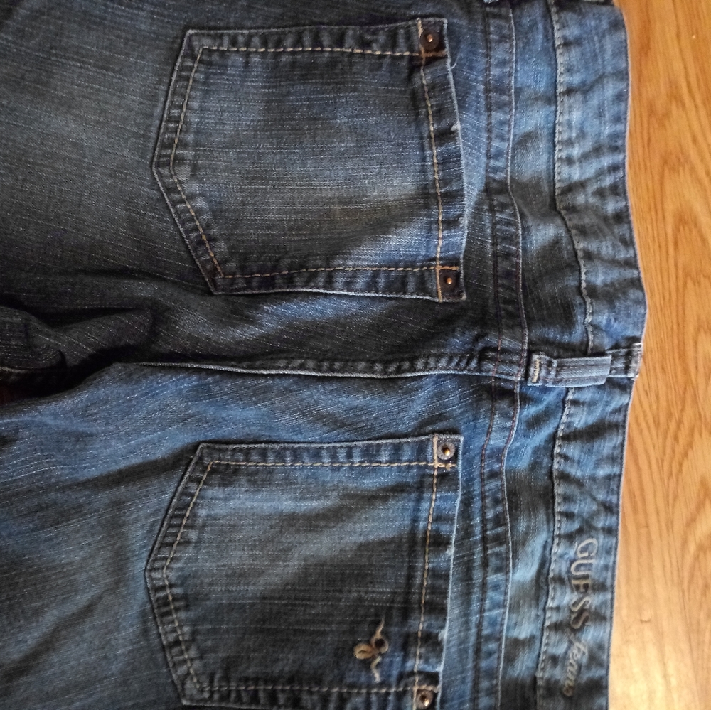 Guess capris - Picture 3 of 3